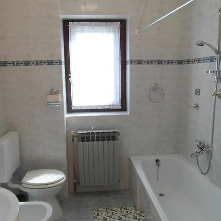 Ida, 100 M From The Appartamento