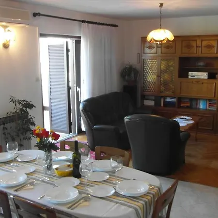 Ida, 100 M From The Apartman Pjescana Uvala