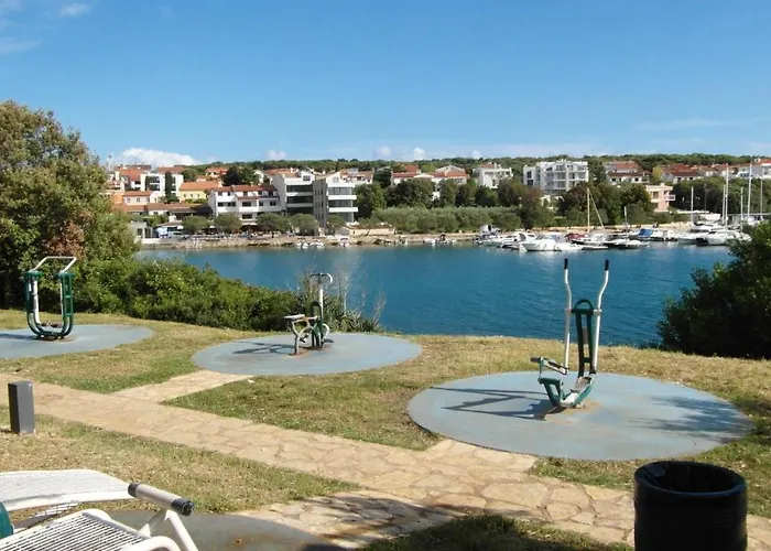 Apartment Ida, 100 M From The *
