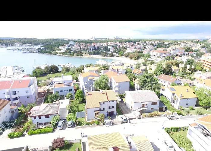 Ida, 100 M From The *