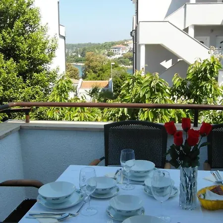 Ida, 100 M From The Pjescana Uvala