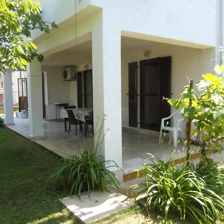 Ida, 100 M From The Pjescana Uvala